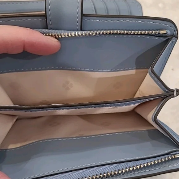 Kate Spade-Spenver Floral Garden Embossed Compact Wallet (Multicolor/ Blue 💙) - Picture 8 of 10